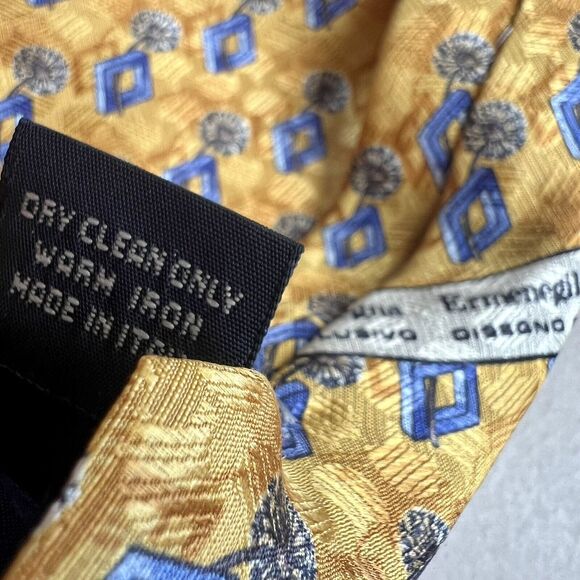 Ermenegildo Zegna 100% Silk Yellow Gold & Blue Diamond Shapes w/ Dandelions Tie - Picture 8 of 12